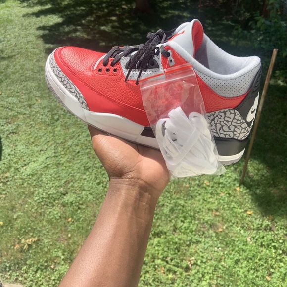 red jordan 3s